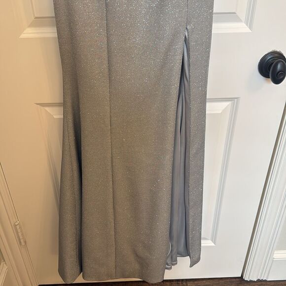 Sherri Hill strapless gown - Picture 4 of 8